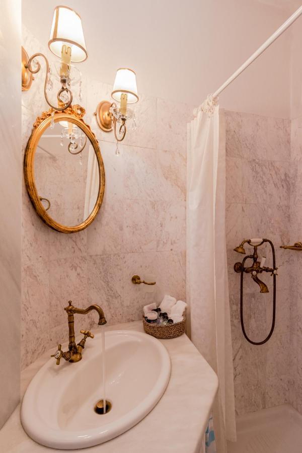In Marble Hotell Volos Eksteriør bilde