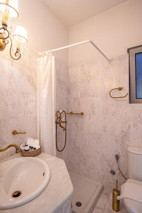 In Marble Hotell Volos Eksteriør bilde